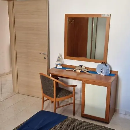 B.&b. La Marina Bed & Breakfast